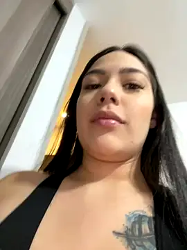 Latina vanessa online show from 10, 10, 2025