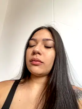 Latina vanessa online show from 16, 10, 2025