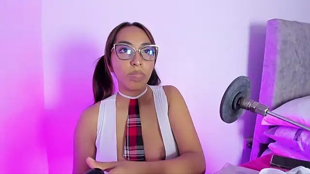 Snapshot of Leticia_brownn1 chatting on 2, 3, 2026 Leticia brownn1 online show from 2, 3, 2026