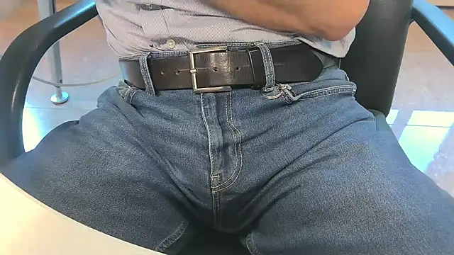 alessandroman2114 online show from 17, 4, 2026