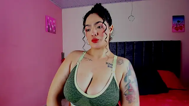 Snapshot of KayllaEvanss_ chatting on 14, 12, 2024 KayllaEvanss online show from 14, 12, 2024