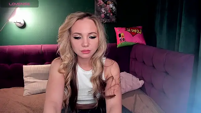 EvaMoran online show from 6, 2, 2025