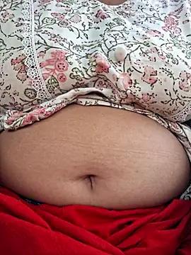 Snapshot of Priya_Bong chatting on 7, 7, 2026 Priya Bong online show from 7, 7, 2026