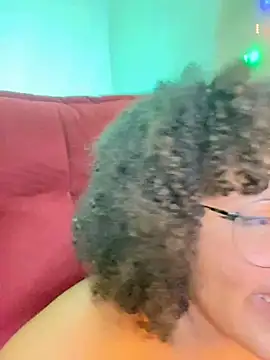 Snapshot of 99_Lilith chatting on 21, 4, 2026 99 Lilith online show from 21, 4, 2026