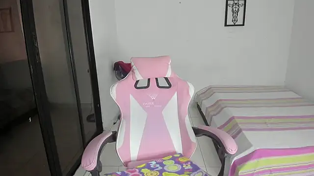 julinee smithh online show from 15, 2, 2026