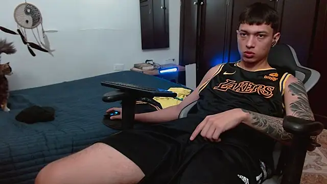 aaron blug online show from 23, 11, 2025