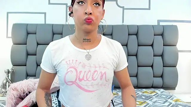 Derek and Skarlet online show from 9, 9, 2025