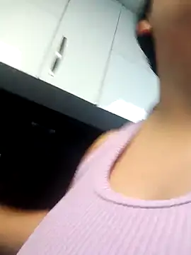  Miaaleon online show from 5, 3, 2025