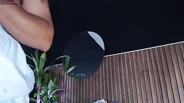 Snapshot of DilanJonnes_ chatting on 30, 12, 2024 DilanJonnes online show from 30, 12, 2024