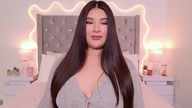 JuliaSUMMERS2022 online show from 31, 3, 2026