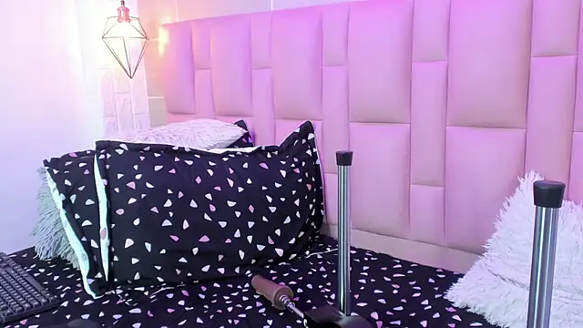 Abbyadams online show from 20, 3, 2026