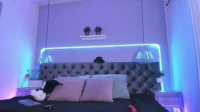 Snapshot of Naomii_Soto chatting on 6, 12, 2024 Naomii Soto online show from 6, 12, 2024