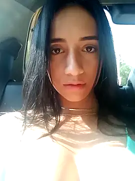 Snapshot of UrNewFantasy chatting on 4, 1, 2025 UrNewFantasy online show from 4, 1, 2025