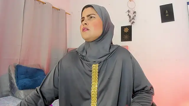 Snapshot of AishaAmin_ chatting on 24, 6, 2026 AishaAmin online show from 24, 6, 2026