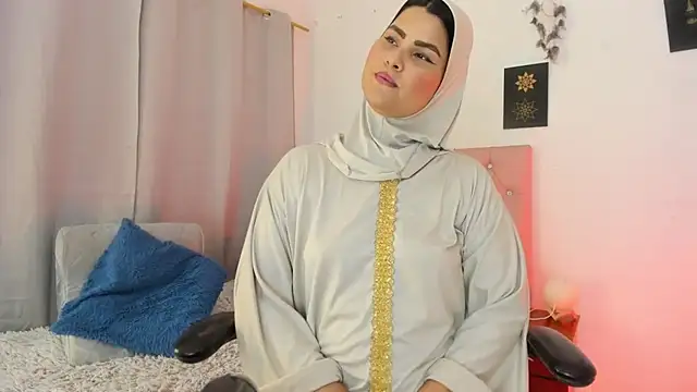 Snapshot of AishaAmin_ chatting on 27, 6, 2026 AishaAmin online show from 27, 6, 2026