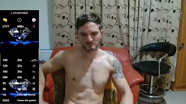 Snapshot of cuple_hoot_ chatting on 1, 11, 2025 cuple hoot  online show from 1, 11, 2025