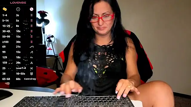 Snapshot of YourDreamLoverr chatting on 25, 10, 2025 YourDreamLoverr online show from 25, 10, 2025