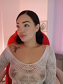 Snapshot of Sara_LipsX chatting on 11, 11, 2025 Sara LipsX online show from 11, 11, 2025