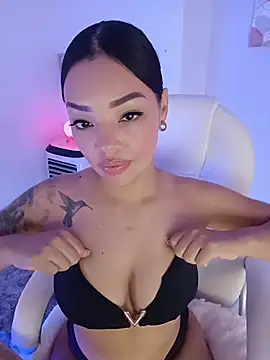 Snapshot of Sara_LipsX chatting on 14, 12, 2025 Sara LipsX online show from 14, 12, 2025