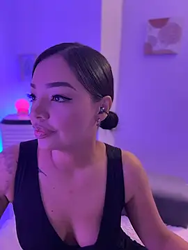 Snapshot of Sara_LipsX chatting on 23, 12, 2025 Sara LipsX online show from 23, 12, 2025