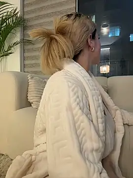 AtheneaRossi online show from 21, 4, 2026