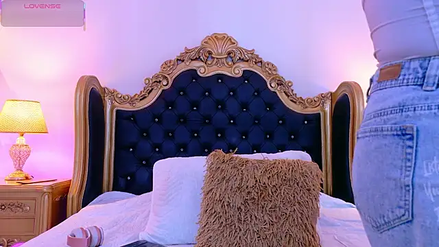 AdelinaVans online show from 5, 2, 2026