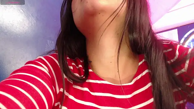 Snapshot of vitoria23_ chatting on 14, 5, 2026 vitoria23 online show from 14, 5, 2026