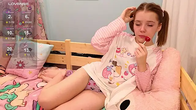 Snapshot of PrincessLittleKiki chatting on 5, 11, 2025 PrincessLittleKiki online show from 5, 11, 2025