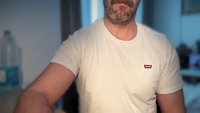 Snapshot of Mr_Beef chatting on 5, 4, 2026 Mr Beef online show from 5, 4, 2026