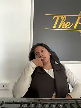 LinnaGardenia online show from 19, 12, 2024