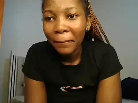 Snapshot of Petitiebooty chatting on 5, 2, 2025 Petitiebooty online show from 5, 2, 2025