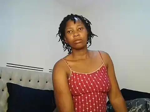 Snapshot of Petitiebooty chatting on 11, 2, 2025 Petitiebooty online show from 11, 2, 2025