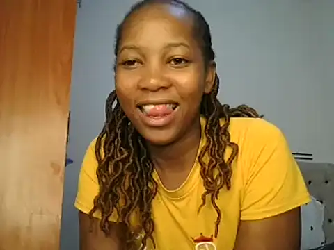 Snapshot of Petitiebooty chatting on 21, 2, 2025 Petitiebooty online show from 21, 2, 2025