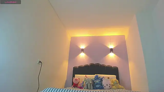 Sofia Clauss  online show from 9, 1, 2026