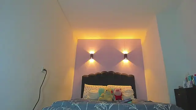 Sofia Clauss  online show from 27, 2, 2026