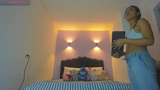 Sofia Clauss  online show from 8, 3, 2026