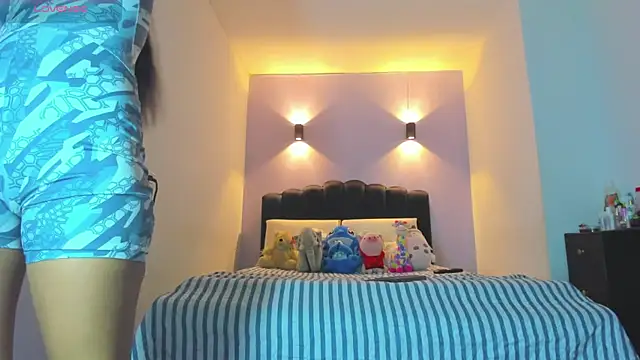 Sofia Clauss  online show from 1, 4, 2026