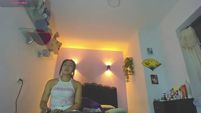 Snapshot of Sofia_Clauss_ chatting on 4, 7, 2026 Sofia Clauss online show from 4, 7, 2026