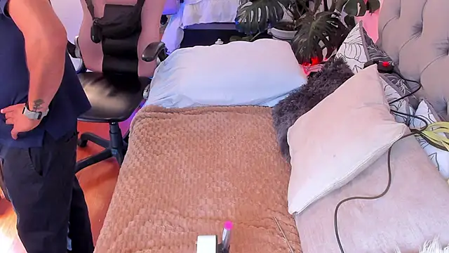 Tom cooper  online show from 18, 11, 2025