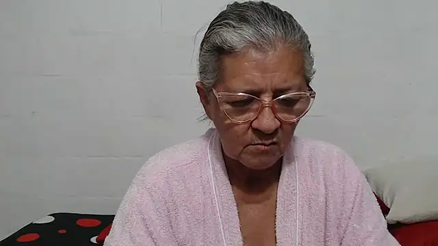 candy mature  online show from 1, 12, 2025