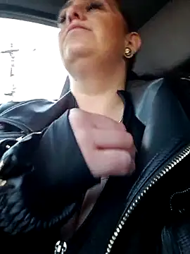 AvaLloyd online show from 5, 3, 2025