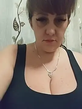 AvaLloyd online show from 3, 12, 2025