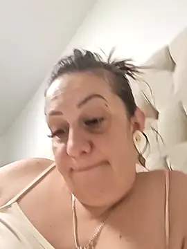 AvaLloyd online show from 30, 3, 2026