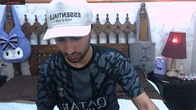 MilanZaire online show from 28, 2, 2025