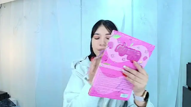 lina bedoya  online show from 11, 10, 2025