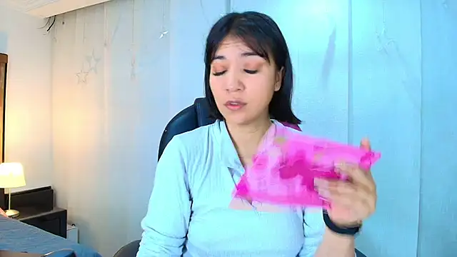 lina bedoya  online show from 3, 3, 2026