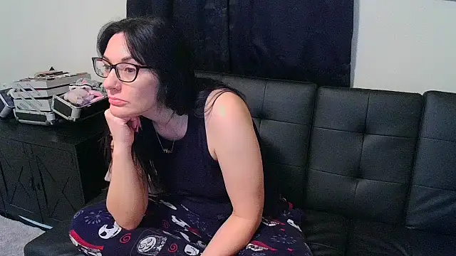 CrystalLakeXO online show from 4, 3, 2026