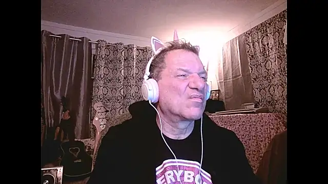 Snapshot of coryassman chatting on 13, 12, 2024 coryassman online show from 13, 12, 2024