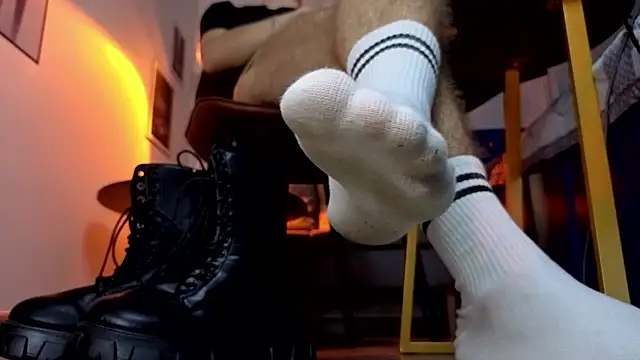 Joseph  Quinn online show from 9, 1, 2026