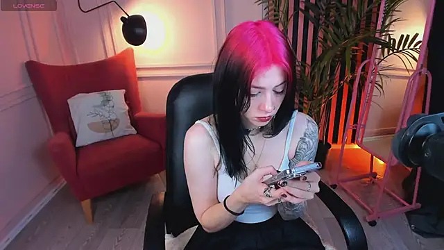 arielabradberry online show from 19, 12, 2024